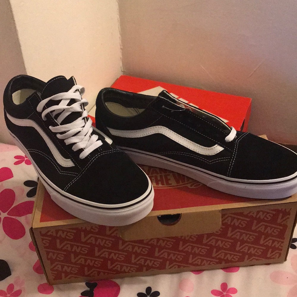 Vans - Picture 2 of 4